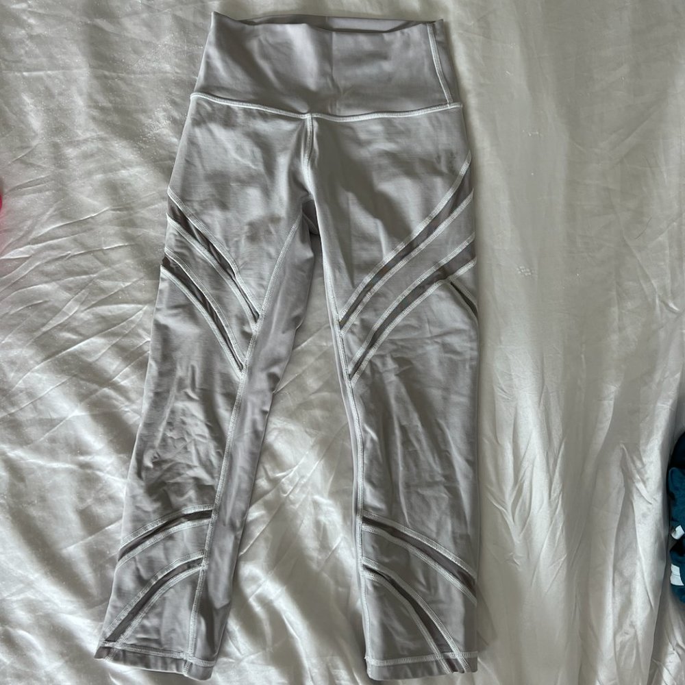 Lulu Lemon 3/4 Cropped White Leggings- Size 0